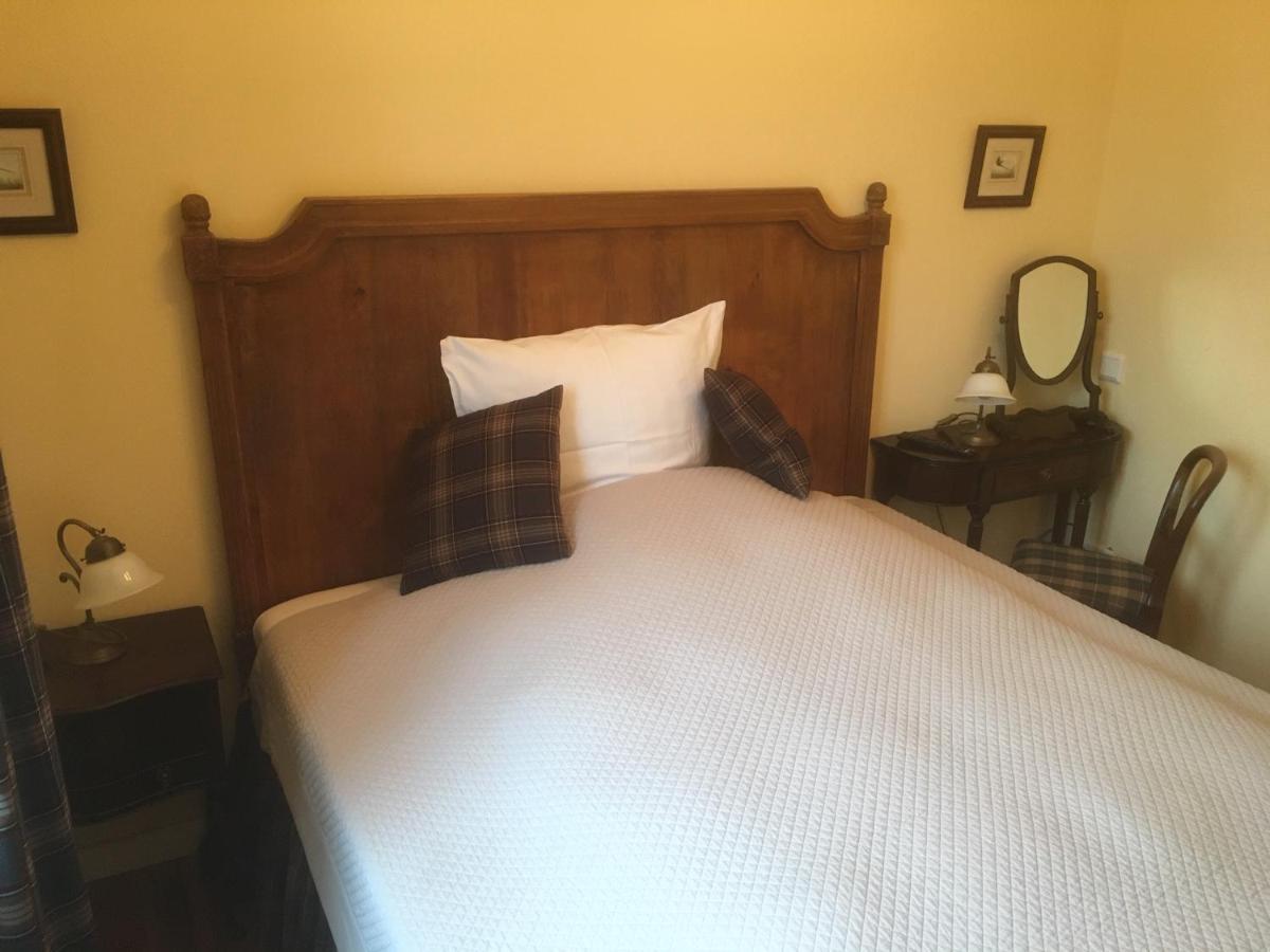 B&B Fiddler'S Inn 네우루핀 외부 사진