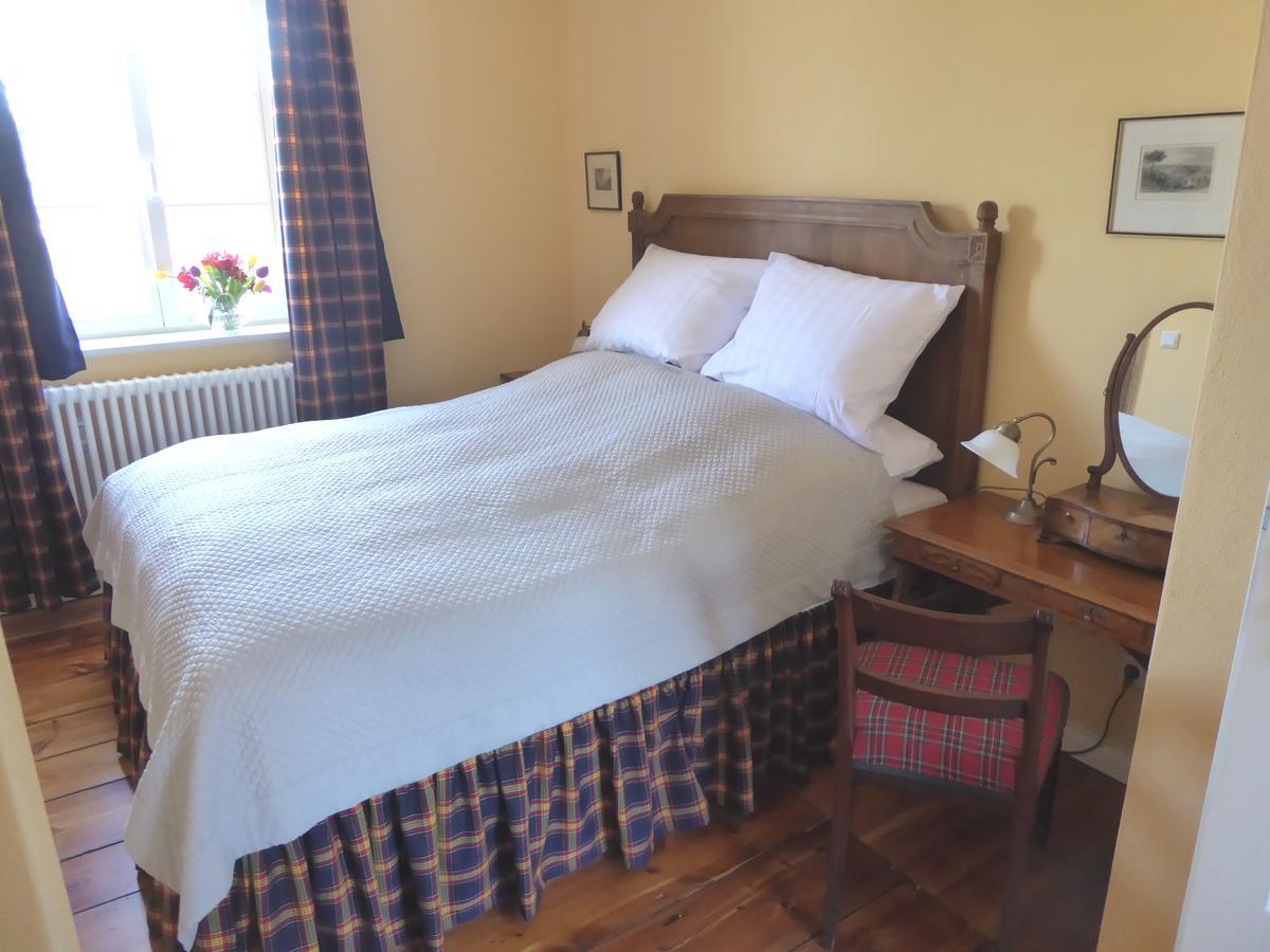 B&B Fiddler'S Inn 네우루핀 외부 사진