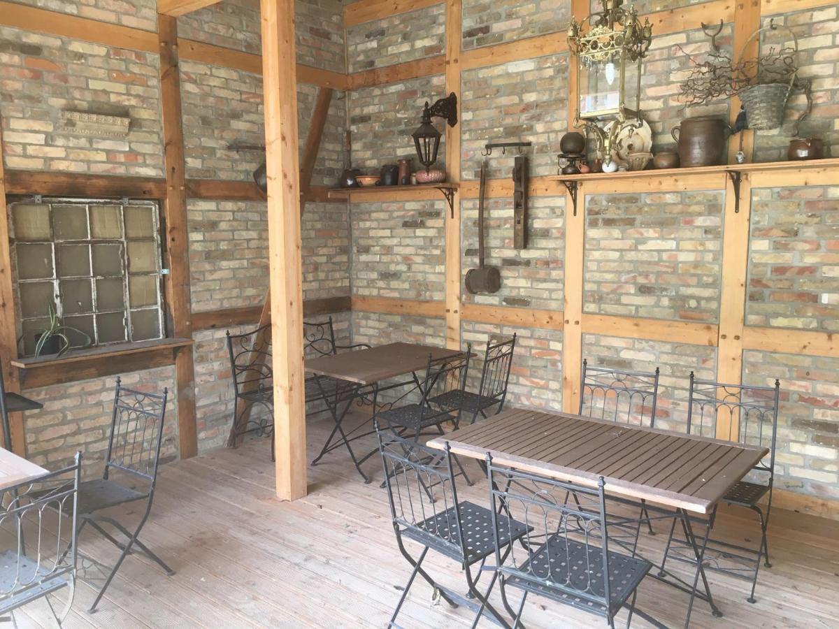 B&B Fiddler'S Inn 네우루핀 외부 사진